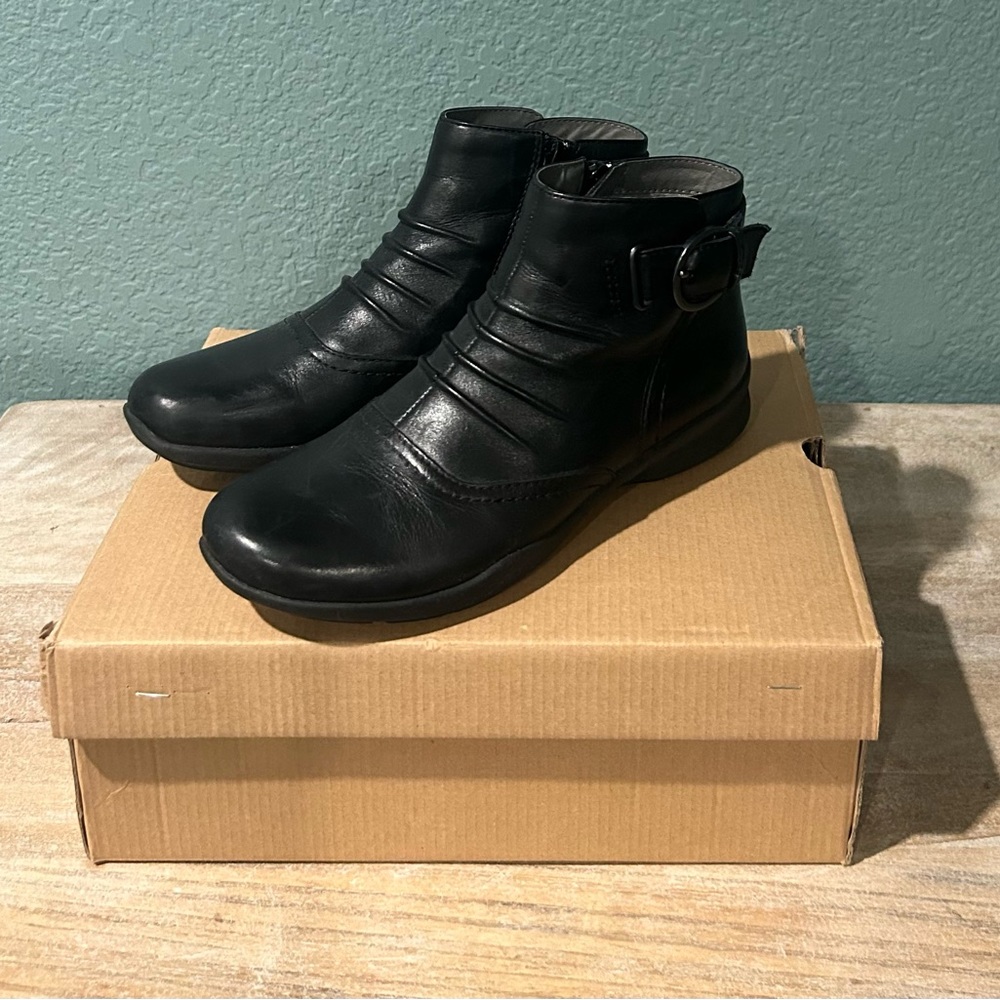 Earth Round Toe Casual Booties